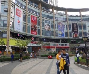 Gfresh has emerged as major dedicated seafood e-commerce retailer that is supplying produce from around the world to China’s Tier 1 cities. As part of that effort they have built a shopfront presence in an exclusive Shanghai mall.